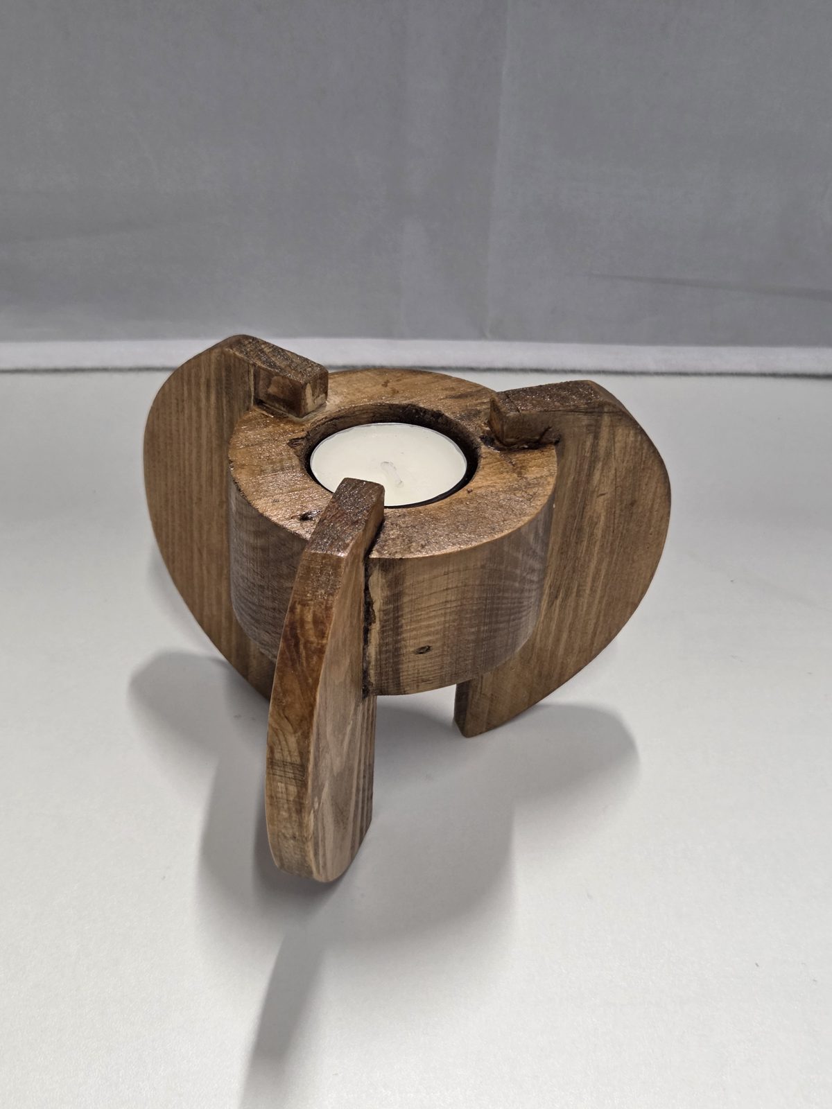 Three-leg tea light holder