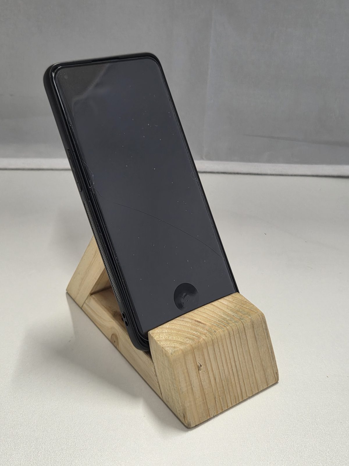 Chunky pine phone stand
